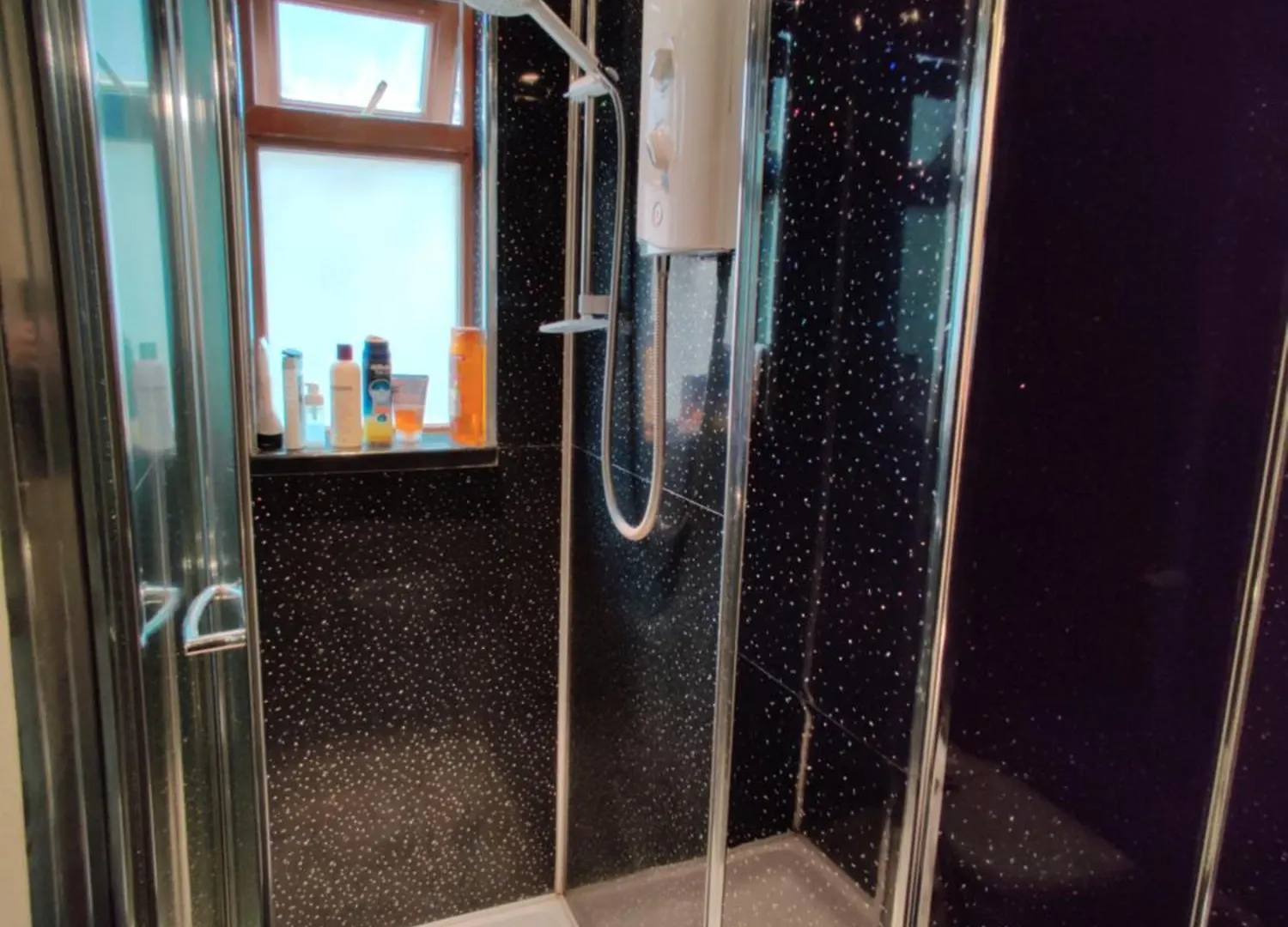 Privatunterkunft Ferienwohnung White'S Row Resident London